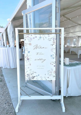 Hitch Rentals - Welcome SIgns - Gold Banner